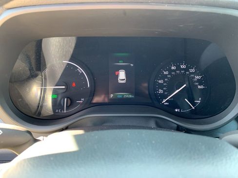 Used 2024 Toyota Sienna XSE image 33