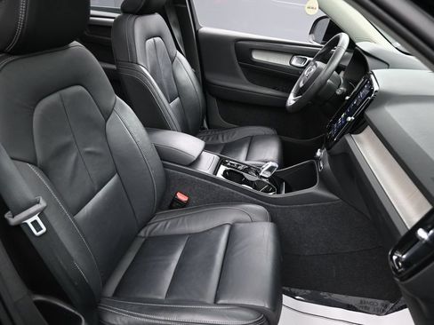 Used 2023 Volvo XC40 B5 Ultimate w/ Climate Package AWD/4WD image 31