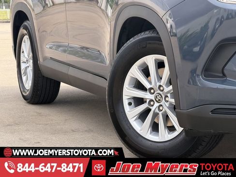 Used 2025 Toyota Grand Highlander FWD image 12