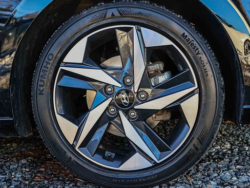 Used 2023 Hyundai Elantra SEL w/ Convenience Package image 25