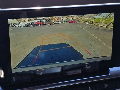 Used 2025 Chevrolet Silverado 1500 LT image 4