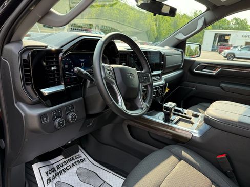 Used 2023 Chevrolet Silverado 1500 LT Trail Boss AWD/4WD image 13