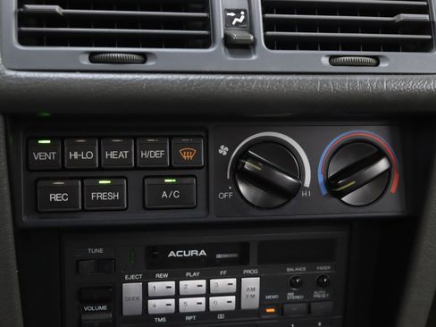 Used 1987 Acura Legend L image 16