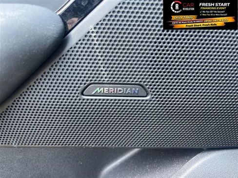 Used 2025 Land Rover Range Rover Velar Dynamic SE AWD/4WD image 30