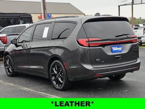 Used 2023 Chrysler Pacifica Limited w/ S Appearance Package image 8