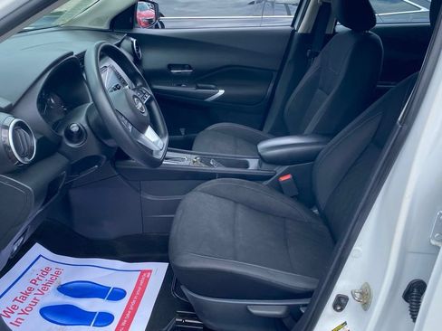Used 2023 Nissan Kicks SV FWD image 6