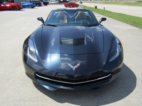 Used 2014 Chevrolet Corvette Stingray Convertible w/ 2LT Preferred Equipment Group RWD image 2