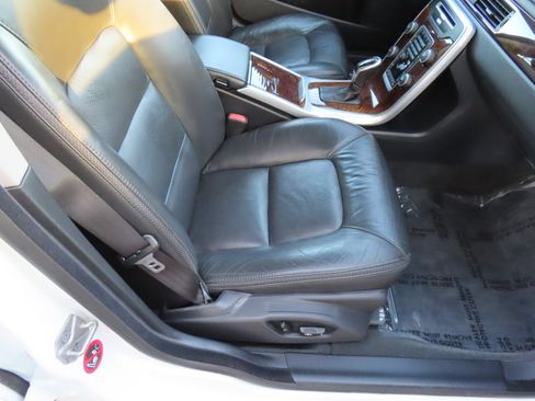 Used 2015 Volvo XC70 T6 Platinum image 15