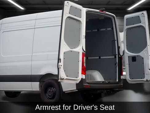 Used 2025 Mercedes-Benz Sprinter 2500 image 22