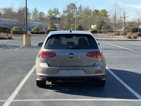 Used 2016 Volkswagen Golf R 4-Door image 7
