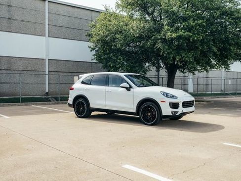 Used 2016 Porsche Cayenne S AWD/4WD image 33