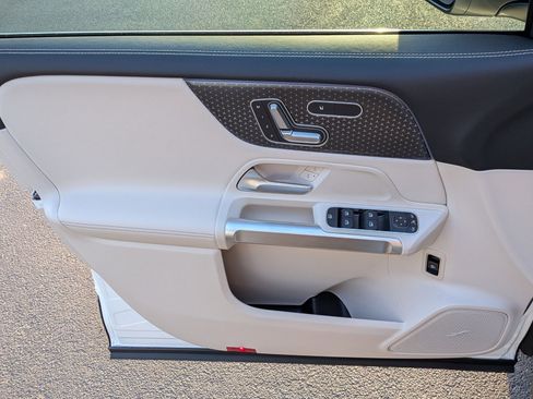 New 2026 Mercedes-Benz GLB 250 image 14