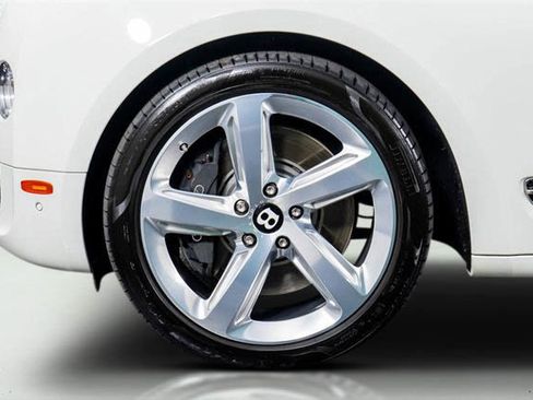 Used 2016 Bentley Mulsanne Speed image 19