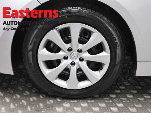 Used 2024 Toyota Corolla LE FWD image 31