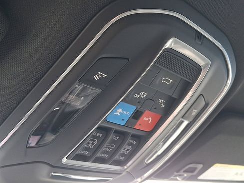 Used 2025 Jeep Grand Cherokee Limited w/ MOPAR Finishing Package image 32