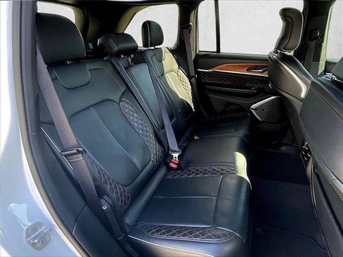 Used 2025 Jeep Grand Cherokee Summit AWD/4WD image 29