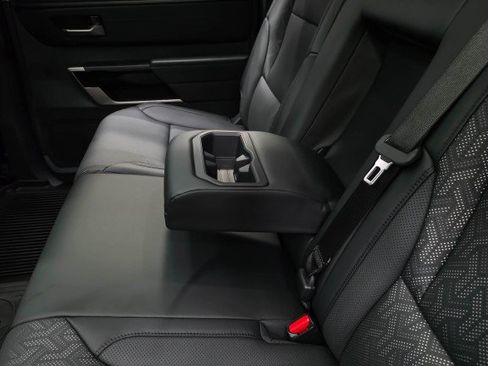 Used 2023 Toyota Tundra Limited AWD/4WD image 21