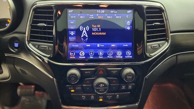 Used 2020 Jeep Grand Cherokee Limited AWD/4WD image 16