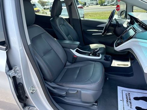 Used 2020 Chevrolet Bolt Premier w/ Infotainment Package FWD image 23