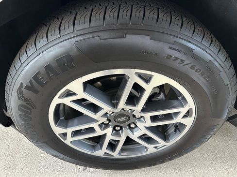 Certified 2025 Ford Expedition Active image 7