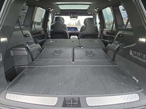 New 2026 Cadillac Vistiq Sport image 38