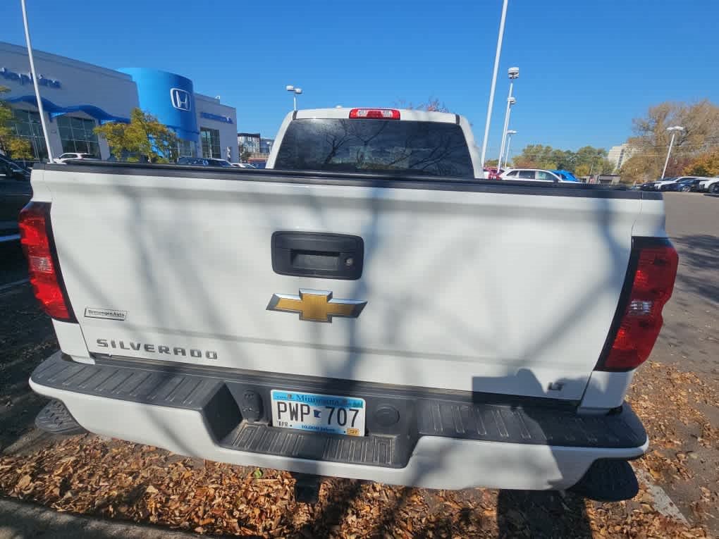 Used 2018 Chevrolet Silverado 1500 LT w/ All Star Edition AWD/4WD image 5