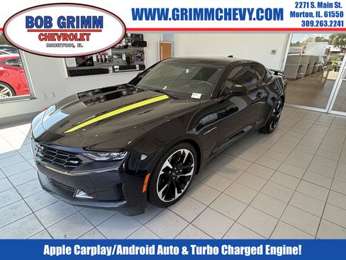 Used 2022 Chevrolet Camaro LT RWD image 1