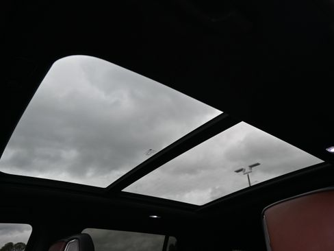 Used 2023 GMC Yukon Denali Ultimate image 5