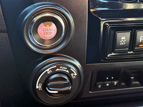 Used 2023 Nissan Titan SV w/ SV Convenience Package image 15