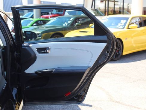 Used 2013 Toyota Avalon Limited FWD image 11