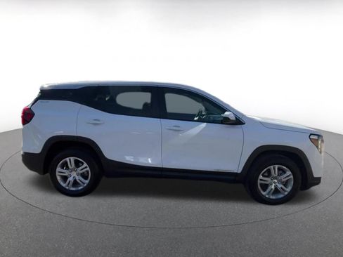 Used 2024 GMC Terrain SLE FWD image 16