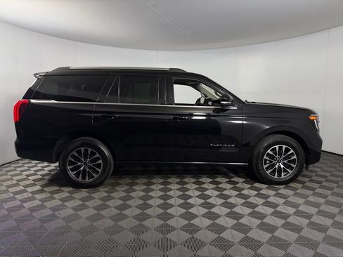 Used 2025 Ford Expedition Platinum image 5