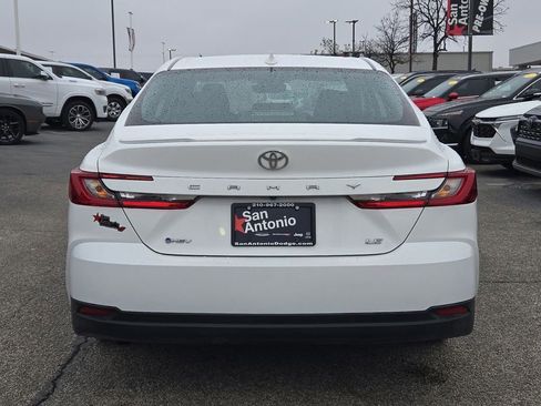 Used 2025 Toyota Camry LE image 7