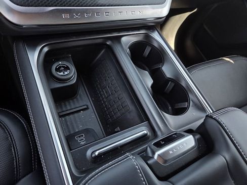 New 2025 Ford Expedition Platinum w/ Stealth Performance Package image 9