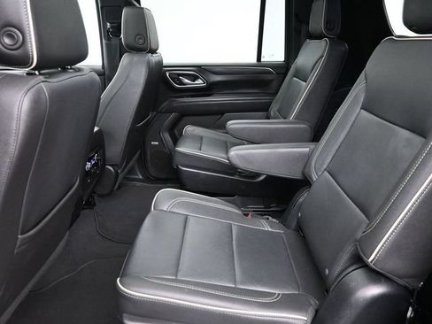 Used 2023 GMC Yukon XL SLT w/ Max Trailering Package AWD/4WD image 18