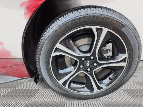 Used 2021 Ford Edge ST image 19