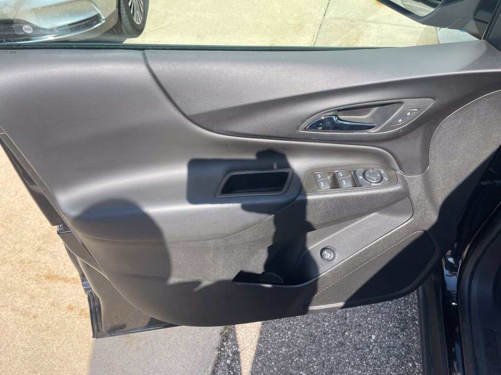 Used 2024 Chevrolet Equinox LT AWD/4WD image 23