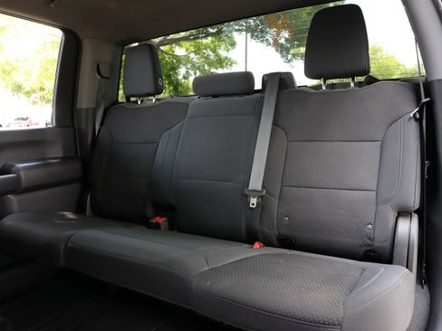 Used 2022 Chevrolet Silverado 2500 Custom w/ Custom Value Package AWD/4WD image 9
