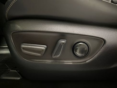 Used 2022 Toyota RAV4 Limited AWD/4WD image 12