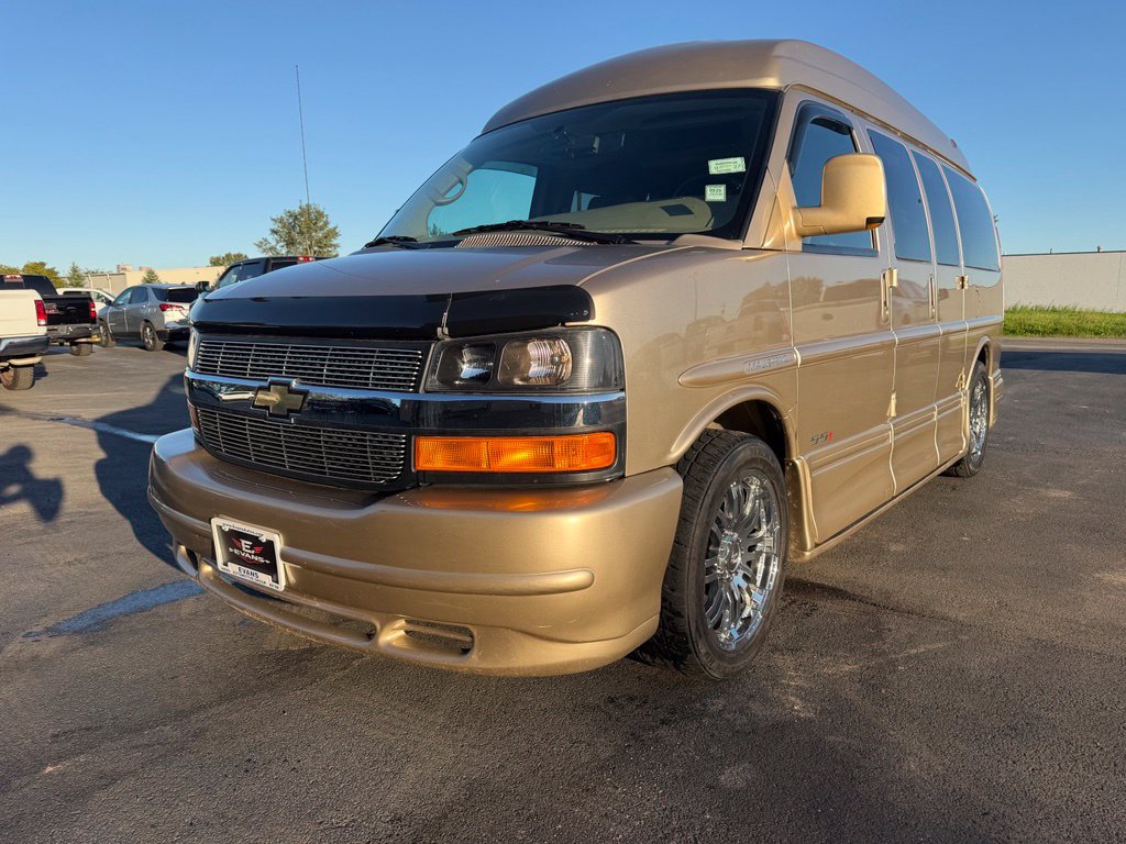 Used 2013 Chevrolet Express 1500 RWD image 1