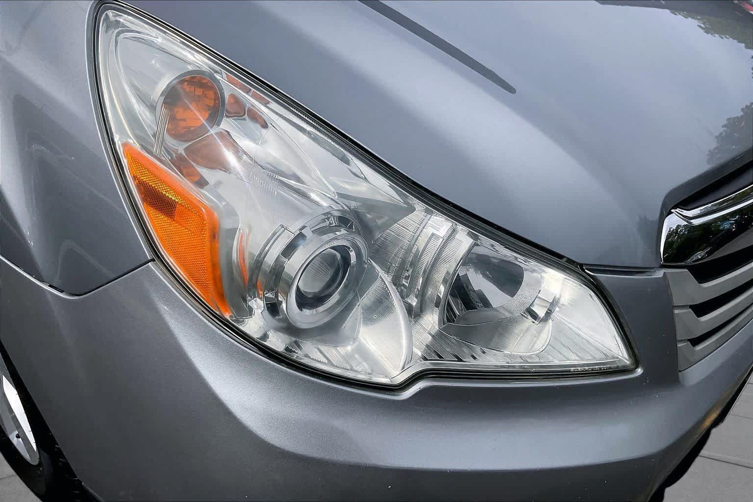 Used 2011 Subaru Outback 2.5i Premium w/ All-Weather Pkg AWD/4WD image 26