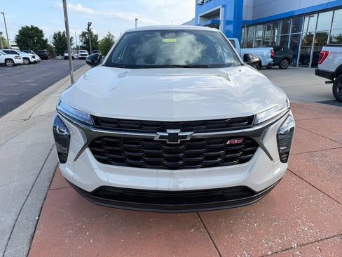 New 2026 Chevrolet Trax RS w/ Sunroof Package FWD image 2