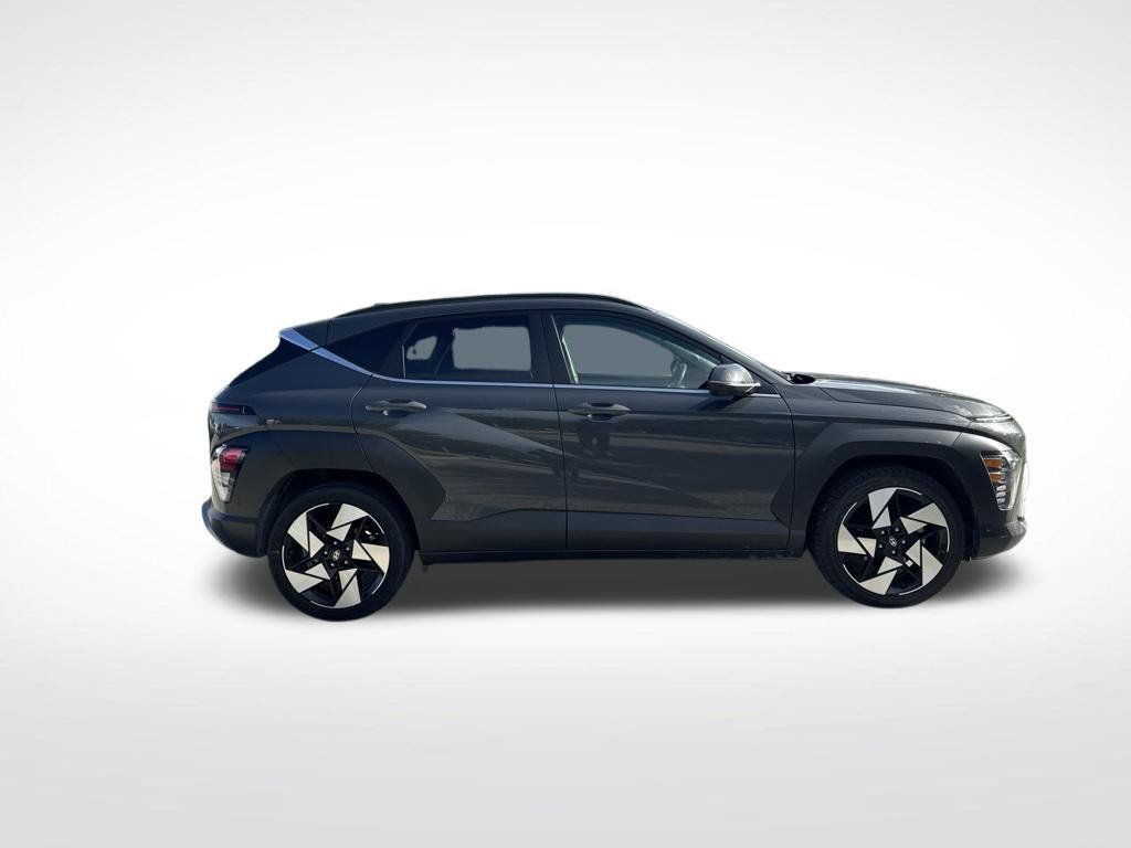 Used 2024 Hyundai Kona Limited FWD image 4