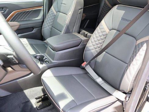New 2025 GMC Canyon Denali image 42