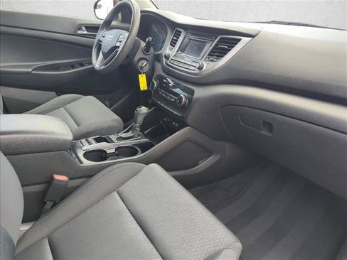 Used 2017 Hyundai Tucson SE FWD image 25