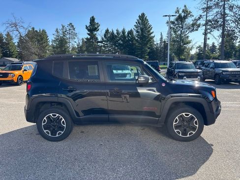 Used 2015 Jeep Renegade Trailhawk AWD/4WD image 2