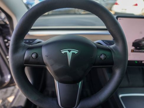 Used 2023 Tesla Model 3 Standard Range image 11