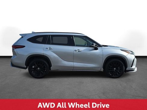 Certified 2025 Toyota Highlander XSE AWD/4WD image 5
