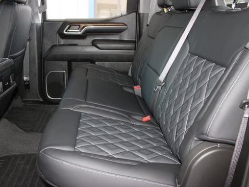 Used 2024 Chevrolet Silverado 1500 RST w/ Z71 Off-Road Package AWD/4WD image 23