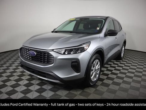 Certified 2024 Ford Escape Active AWD/4WD image 10
